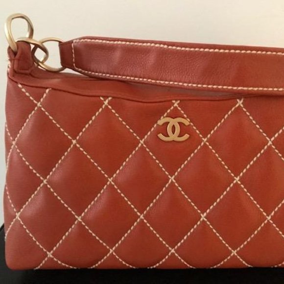 CHANEL - Picture 3 of 3